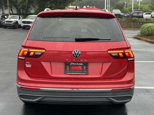 Kings Red Metallic 2023 Volkswagen Tiguan 2.0T SE