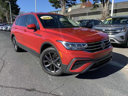 Kings Red Metallic 2023 Volkswagen Tiguan 2.0T SE