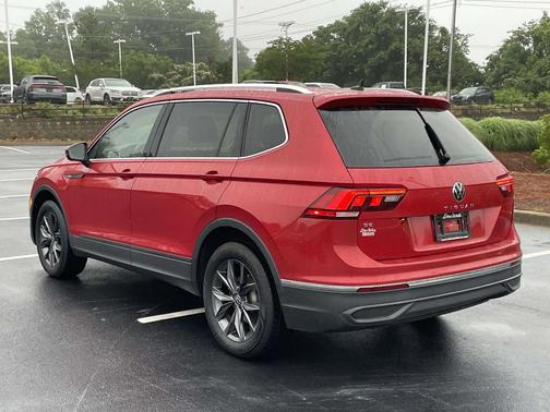Kings Red Metallic 2023 Volkswagen Tiguan 2.0T SE