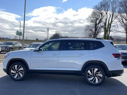 White 2026 Volkswagen Atlas 2.0T SE w/Technology