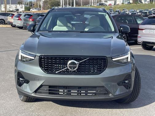 2026 Volvo XC40 B5 Plus