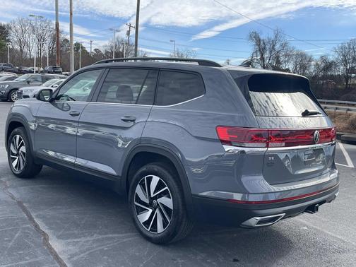 2025 Volkswagen Atlas 2.0T SE w/Technology