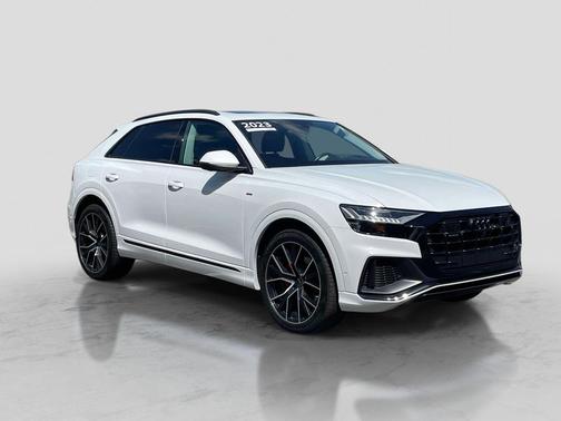 Glacier White Metallic 2023 Audi Q8 55 Prestige