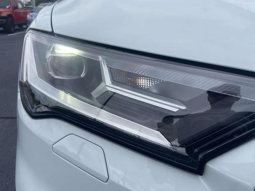 2021 Audi Q7 55 Premium Plus