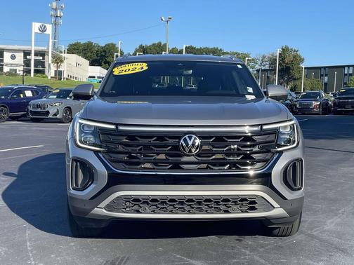 Silver Mist Metallic 2024 Volkswagen Atlas Cross Sport 2.0T SE w/Technology