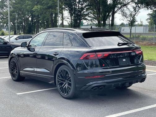 Mythos Black Metallic 2026 Audi SQ8 4.0T Prestige