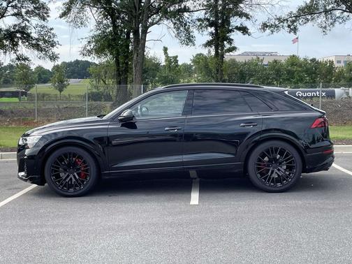 Mythos Black Metallic 2026 Audi SQ8 4.0T Prestige