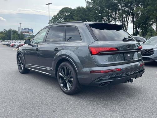 Daytona Gray 2026 Audi Q7 55 Premium Plus