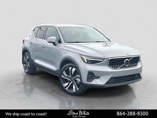 2024 Volvo XC40 B5 Plus Bright Theme