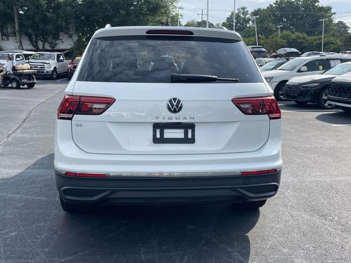 Opal White Pearl 2023 Volkswagen Tiguan 2.0T SE