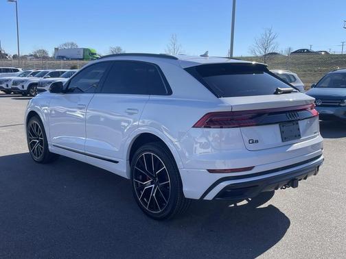 2022 Audi Q8 55 Premium Plus