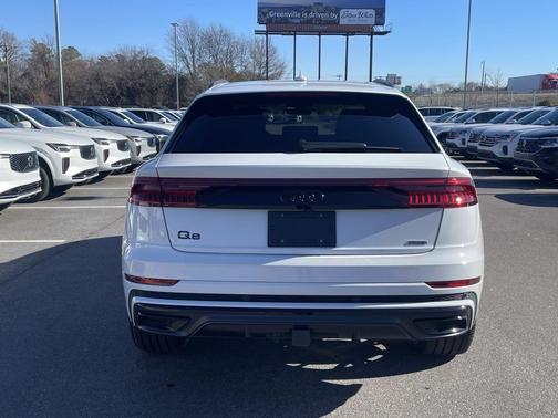 2022 Audi Q8 55 Premium Plus