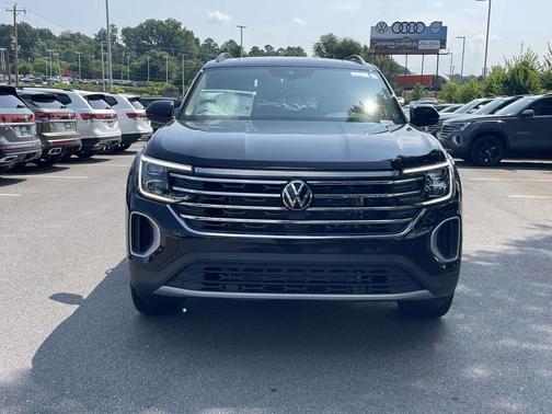 deep black pearl 2026 Volkswagen Atlas 2.0T SE w/Technology