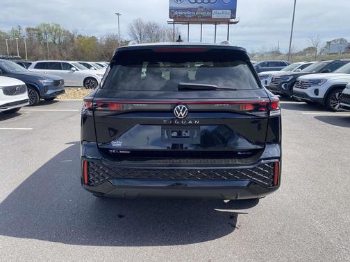 2026 Volkswagen Tiguan 2.0T SEL R-Line 4MOTION