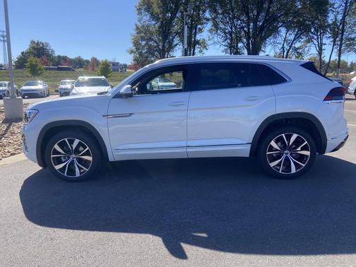 2026 Volkswagen Atlas Cross Sport 2.0T SEL Premium