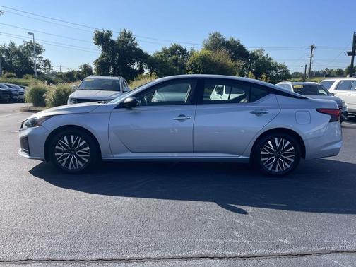 Brilliant Silver Metallic 2024 Nissan Altima 2.5 SV