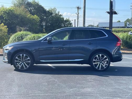 Denim Blue Metallic 2023 Volvo XC60 B6 Ultimate Bright Theme