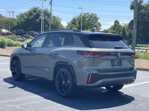 Avocado Green w/Deep Black Roof 2026 Volkswagen Tiguan 2.0T SE R-Line Black