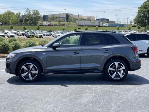 Daytona Gray Pearl Effect 2023 Audi Q5 45 S line Premium Plus