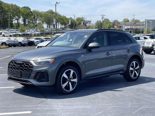 Daytona Gray Pearl Effect 2023 Audi Q5 45 S line Premium Plus