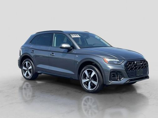 Daytona Gray Pearl Effect 2023 Audi Q5 45 S line Premium Plus