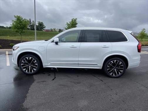 2025 Volvo XC90 Plug-In Hybrid T8 Plus 7-Seater