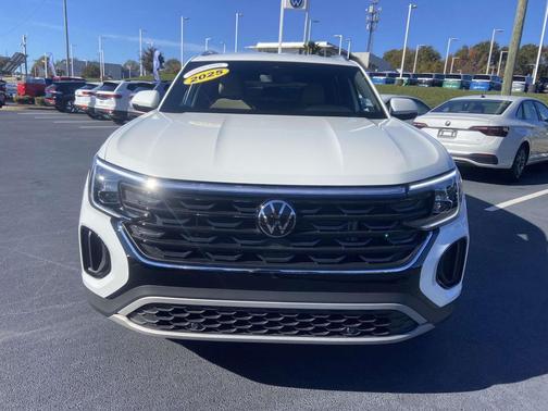 2025 Volkswagen Atlas Cross Sport 2.0T SE