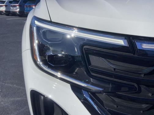 2025 Volkswagen Atlas Cross Sport 2.0T SE