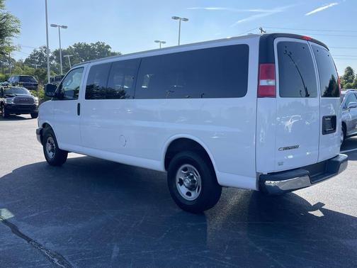 Summit White 2020 Chevrolet Express 3500 RWD 3500 Extended Wheelbase LT