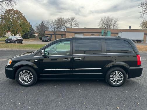2014 Chrysler Town & Country Touring-L