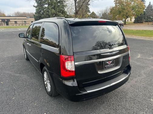 2014 Chrysler Town & Country Touring-L