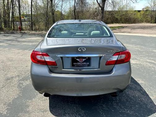 2011 INFINITI M56x Base