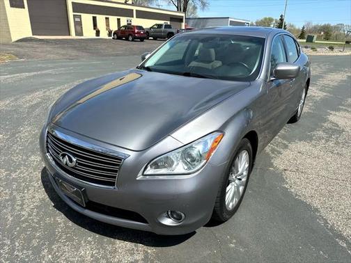 2011 INFINITI M56x Base