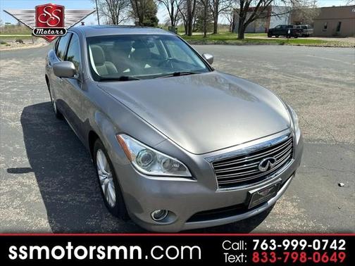 2011 INFINITI M56x Base