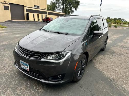 2019 Chrysler Pacifica Hybrid Limited