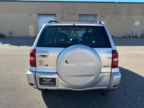 2004 Toyota RAV4 Base