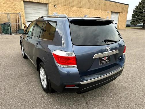 2013 Toyota Highlander SE
