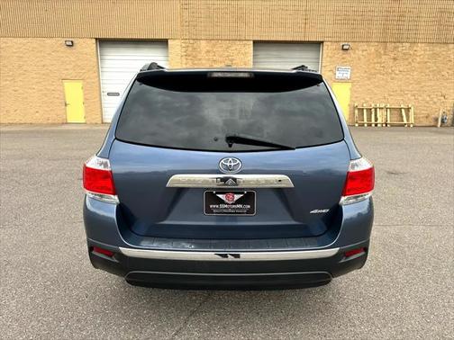 2013 Toyota Highlander SE