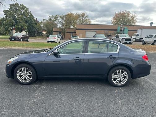 2011 INFINITI G37x Base