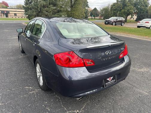 2011 INFINITI G37x Base
