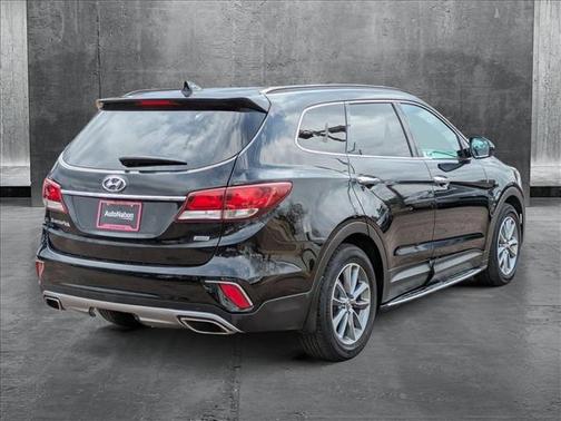 2017 Hyundai SANTA FE SE