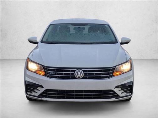 2017 Volkswagen Passat 1.8T R-Line w/Comfort