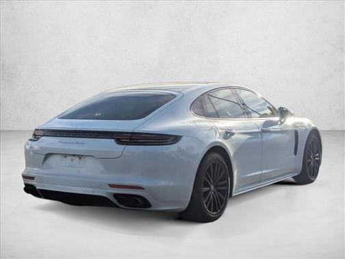 2018 Porsche Panamera Turbo