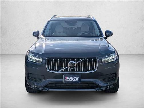 2022 Volvo XC90 T5 Momentum