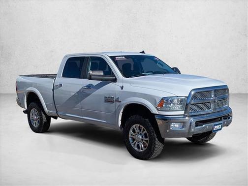 2017 RAM 3500 Laramie Crew Cab 4x4 6'4' Box