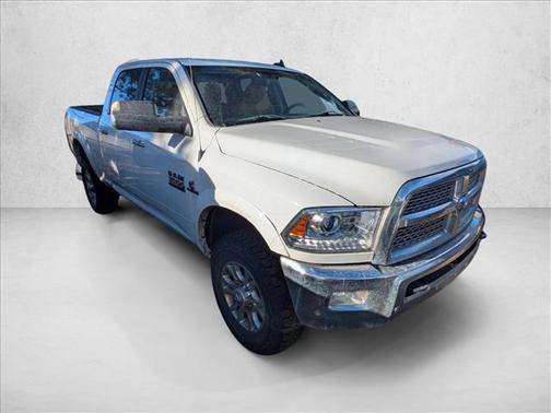 2017 RAM 3500 Laramie Crew Cab 4x4 6'4' Box
