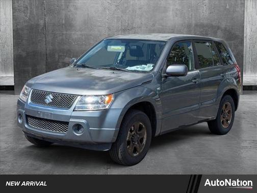 2008 Suzuki Grand Vitara w/Spare & Cargo Covers