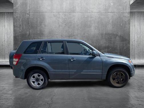 2008 Suzuki Grand Vitara w/Spare & Cargo Covers