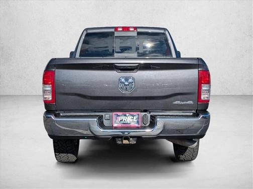2022 RAM 2500 Tradesman Crew Cab 4x4 6'4' Box