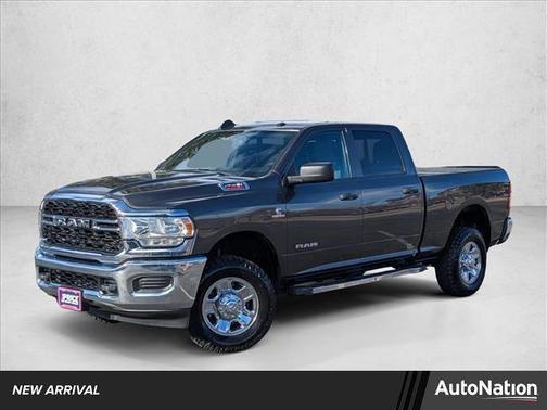 2022 RAM 2500 Tradesman Crew Cab 4x4 6'4' Box